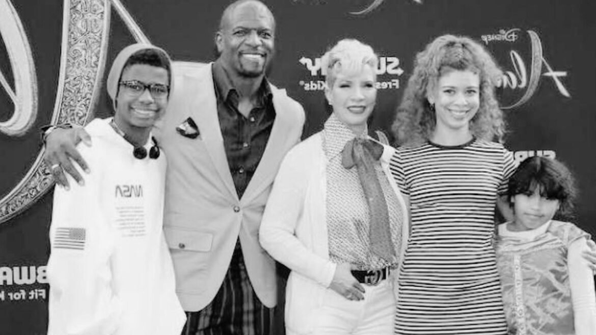 Naomi Burton Crews